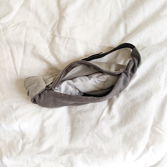 GRAVITY Weighted Sleep Mask - Picture 3 of 4